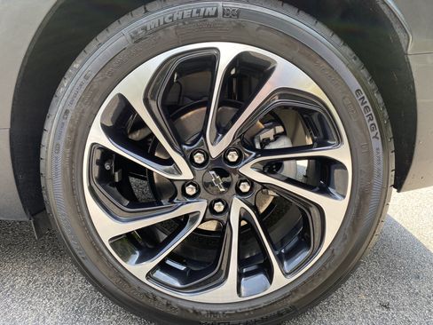 Used 2023 Chevrolet Bolt EUV Premier FWD image 42