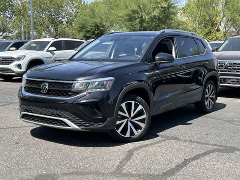 Certified 2023 Volkswagen Taos SE w/ Panoramic Sunroof Package FWD image 31