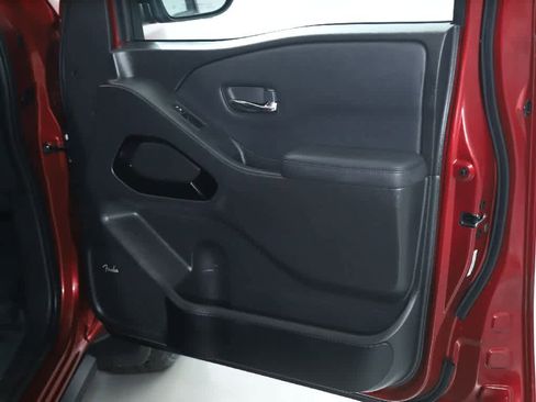 Used 2022 Nissan Frontier PRO-4X w/ Pro-4X Premium Package image 29