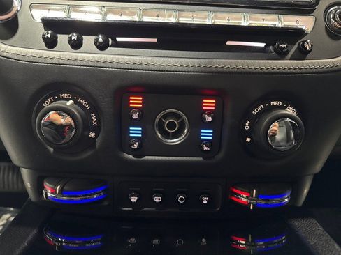 Used 2014 Rolls-Royce Wraith image 64