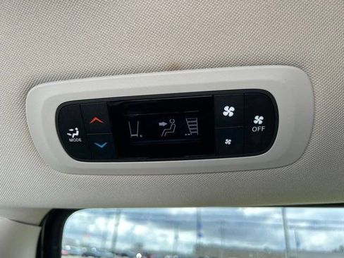 Used 2023 Chrysler Voyager LX FWD image 42