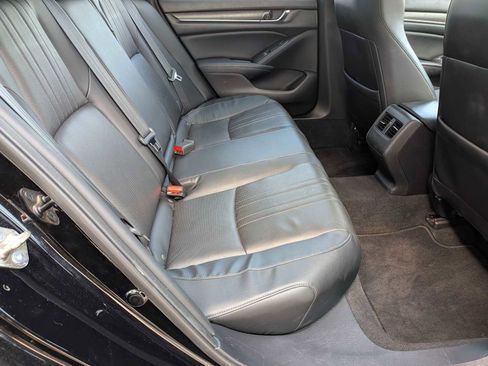 Used 2018 Honda Accord Touring image 27