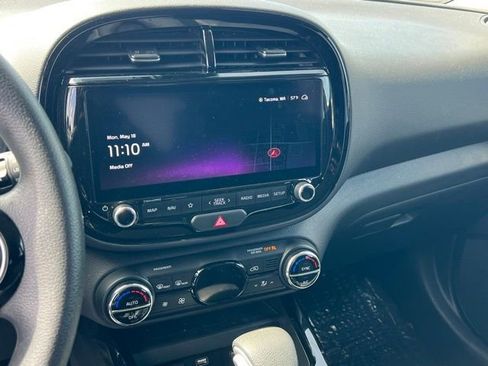 Certified 2023 Kia Soul S FWD image 17