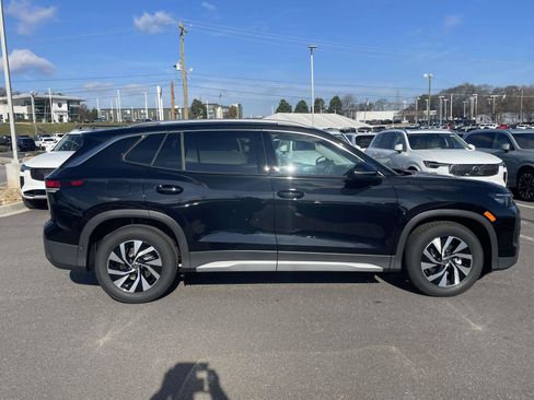 New 2026 Volkswagen Tiguan S FWD image 8