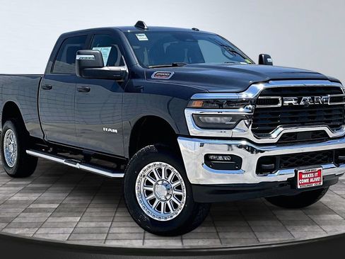 Certified 2025 RAM 2500 Big Horn AWD/4WD image 36