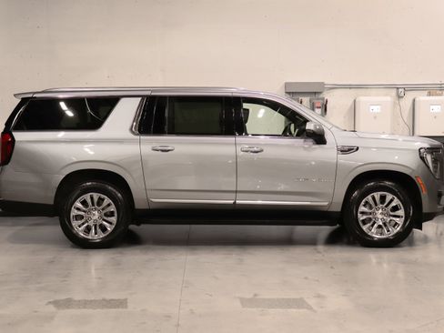Used 2025 GMC Yukon XL Denali AWD/4WD image 6