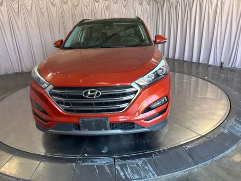 Used 2016 Hyundai Tucson Limited w/ Option Group 03 FWD image 2