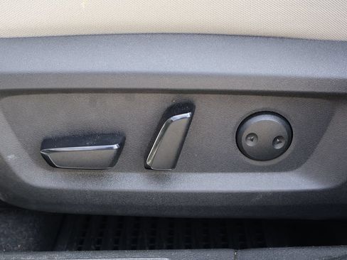 Used 2023 Nissan Rogue SV FWD image 28