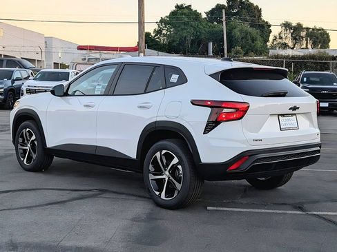 New 2026 Chevrolet Trax RS FWD image 7