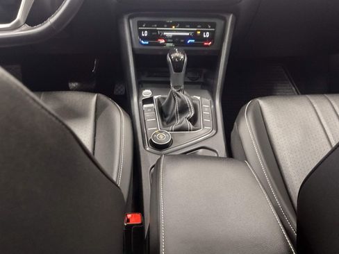 Certified 2022 Volkswagen Tiguan SE AWD/4WD image 40