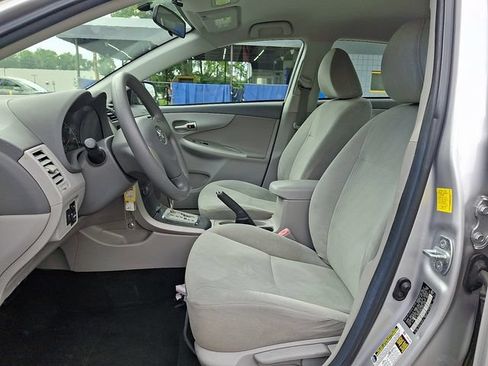 Used 2010 Toyota Corolla LE FWD image 14