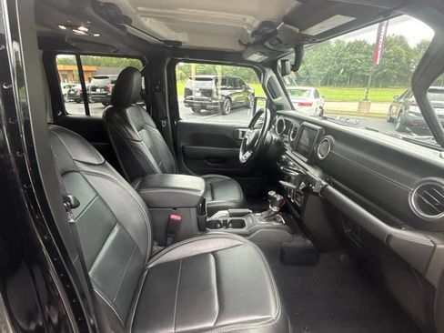 Used 2022 Jeep Wrangler Unlimited Sahara AWD/4WD image 8