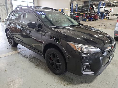 Used 2019 Subaru Crosstrek 2.0i Premium image 3