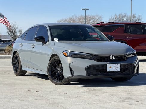 Used 2025 Honda Civic Sport image 2