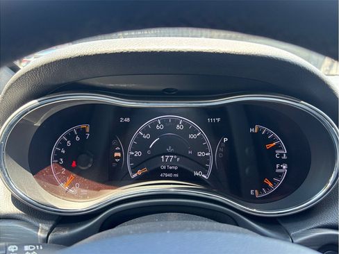 Used 2019 Jeep Grand Cherokee Laredo AWD/4WD image 22