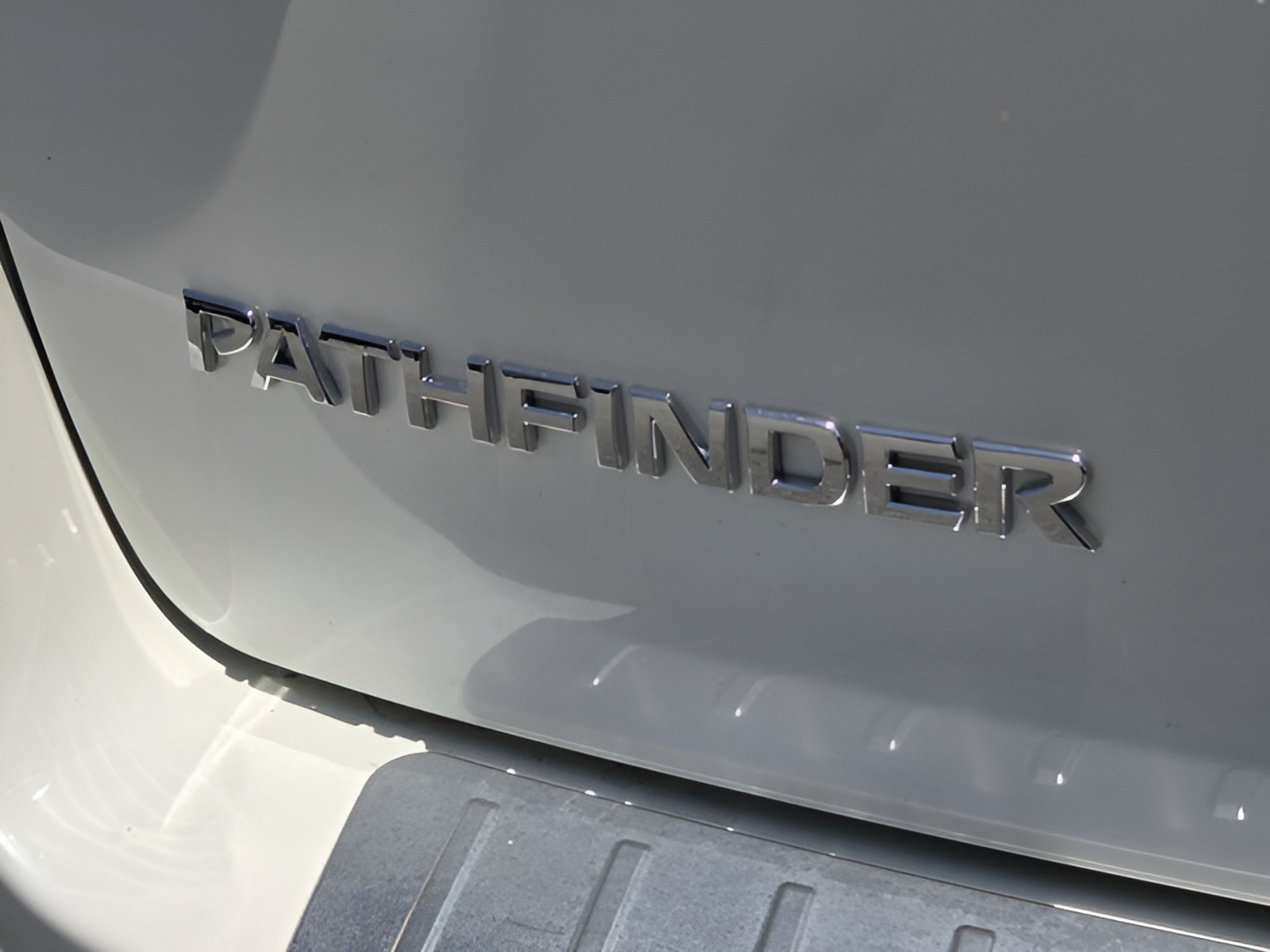 Used 2020 Nissan Pathfinder SV AWD/4WD image 32