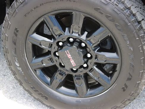 Used 2026 GMC Sierra 2500 AT4 w/ AT4 Premium Plus Package AWD/4WD image 30