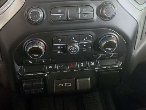 Used 2020 Chevrolet Silverado 1500 RST w/ Convenience Package AWD/4WD image 16