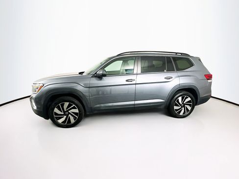 Used 2025 Volkswagen Atlas SE image 4