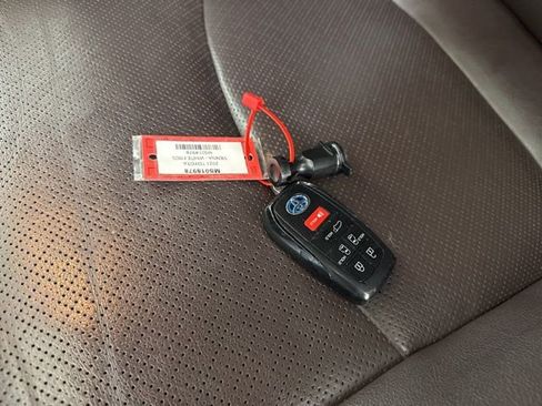 Used 2021 Toyota Sienna Platinum AWD/4WD image 31