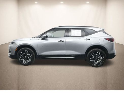 Used 2023 Chevrolet Blazer RS w/ Driver Confidence II Package FWD image 10