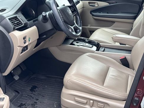 Used 2021 Honda Pilot Touring image 9
