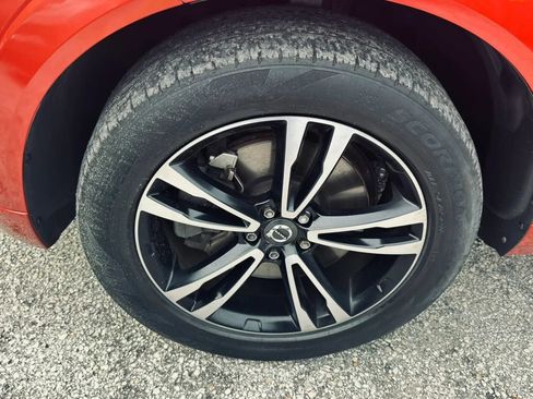 Used 2018 Volvo XC60 T6 Momentum AWD/4WD image 21