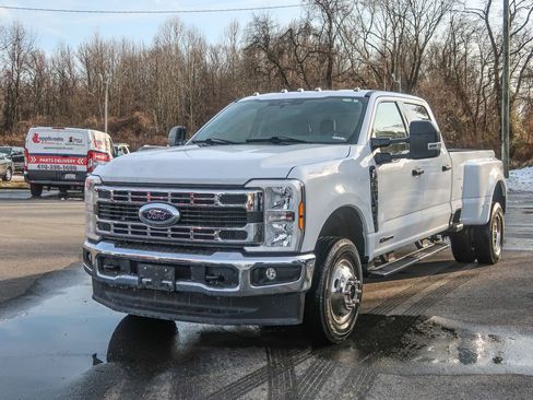 Used 2024 Ford F350 XLT image 5