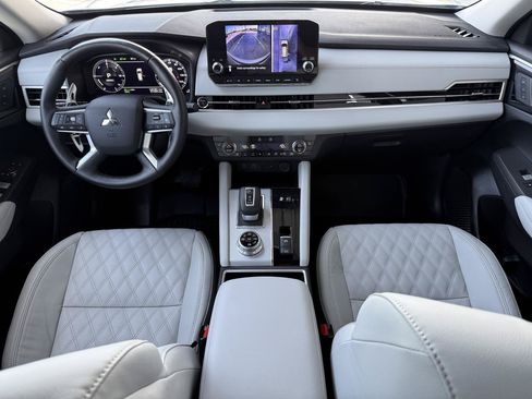Used 2025 Mitsubishi Outlander SEL Plug-In Hybrid AWD/4WD image 31