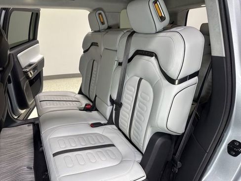 Used 2023 Rivian R1S Adventure AWD/4WD image 28