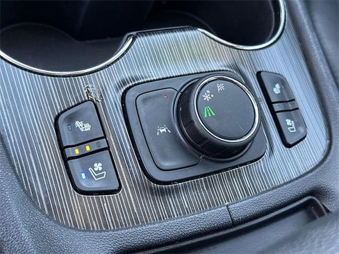 Used 2020 GMC Acadia SLT w/ Driver Alert Package II image 39