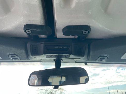 Used 2025 Jeep Gladiator Sport image 20