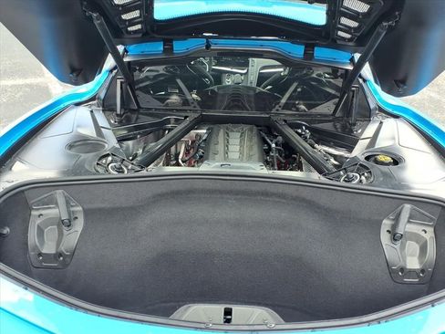 Used 2022 Chevrolet Corvette Stingray Coupe w/ 1LT RWD image 12