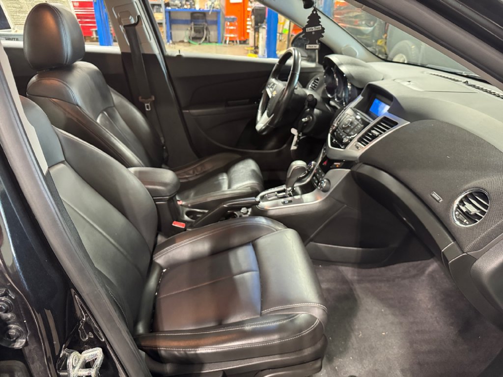 Used 2011 Chevrolet Cruze LTZ FWD image 22
