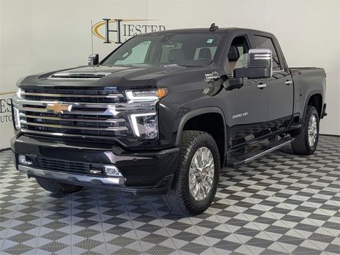 Used 2021 Chevrolet Silverado 2500 High Country w/ Technology Package image 4