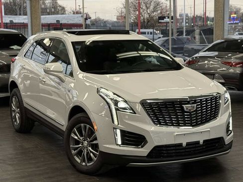 Used 2023 Cadillac XT5 Premium Luxury w/ Technology Package image 2