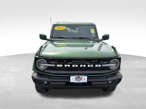 Used 2025 Ford Bronco Outer Banks image 3