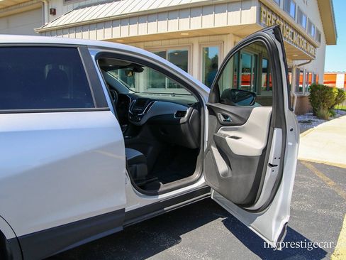 Used 2020 Chevrolet Equinox LS FWD image 14