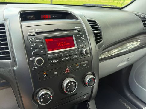 Used 2012 Kia Sorento LX w/ Convenience Pkg AWD/4WD image 6