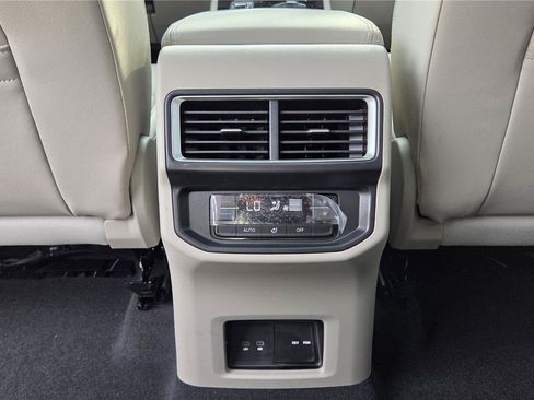 New 2026 Volkswagen Atlas SE FWD image 27