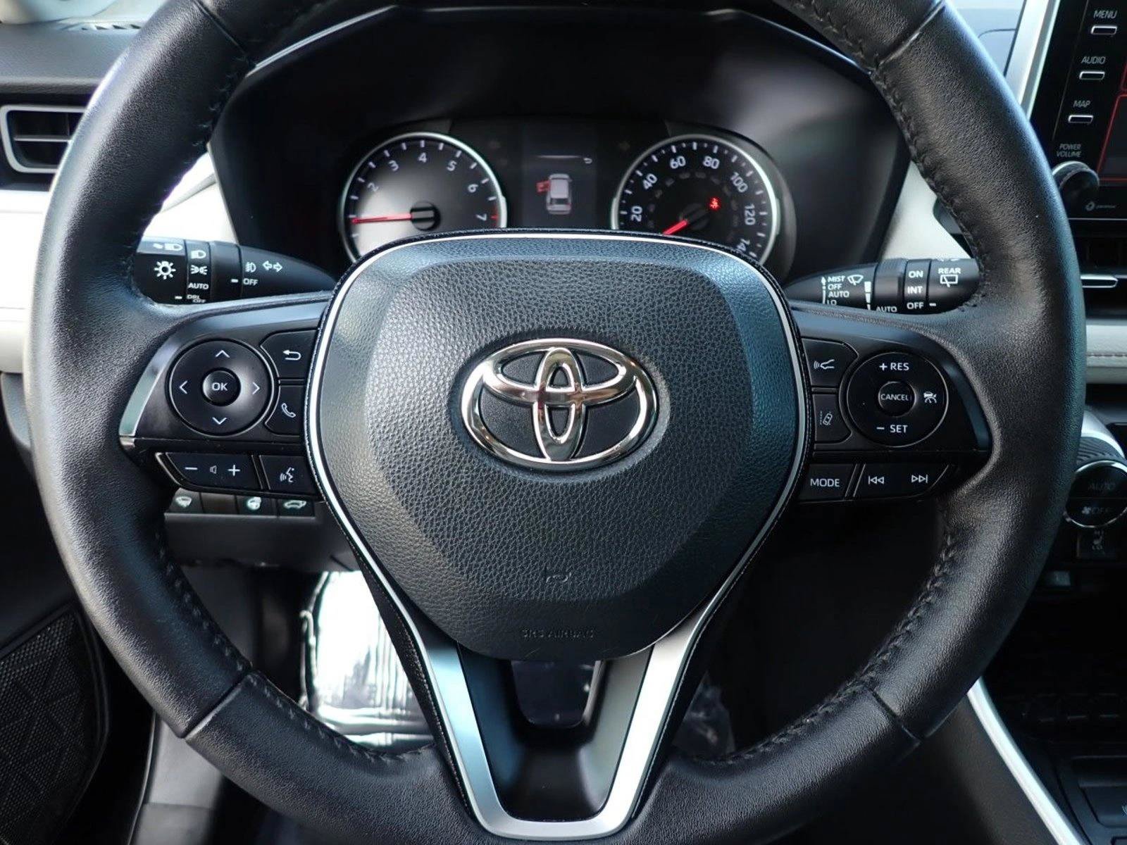 Certified 2021 Toyota RAV4 XLE Premium AWD/4WD image 15