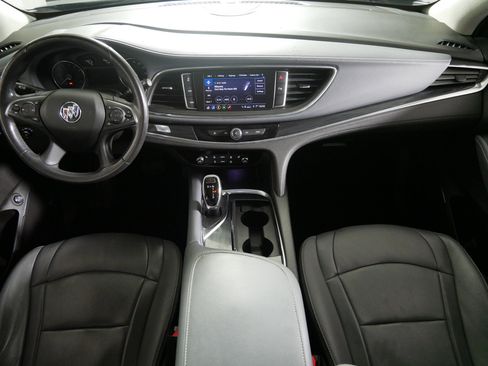 Used 2020 Buick Enclave Essence image 10