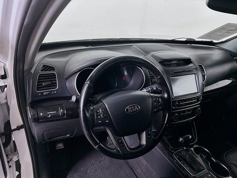 Used 2015 Kia Sorento SX image 9