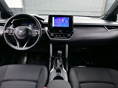 Used 2025 Toyota Corolla Cross AWD Hybrid w/ Moonroof Package image 17