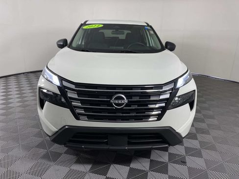 Used 2024 Nissan Rogue S AWD/4WD image 3