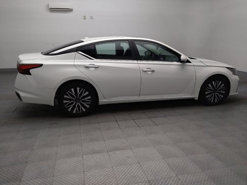Used 2023 Nissan Altima 2.5 SV w/ SV Premium Package FWD image 10