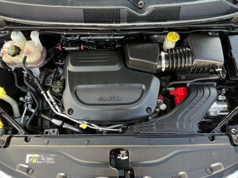 Used 2020 Chrysler Voyager Lxi image 60