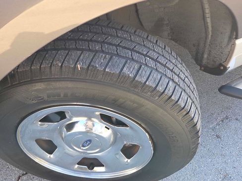 Used 2006 Ford F150 XLT image 12