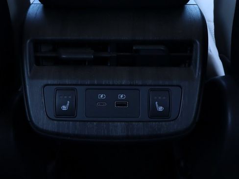 Used 2024 Nissan Ariya AWD image 33