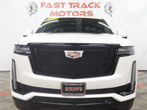 Used 2022 Cadillac Escalade ESV Sport Platinum image 2